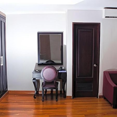 P Hotel Jakarta Bagian luar foto