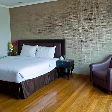 P Hotel Jakarta Bagian luar foto
