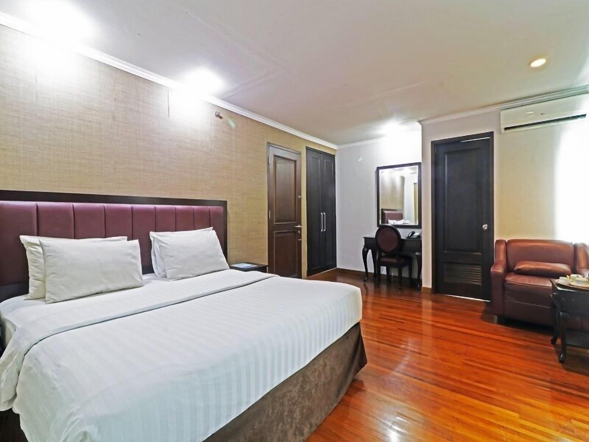 P Hotel Jakarta Bagian luar foto