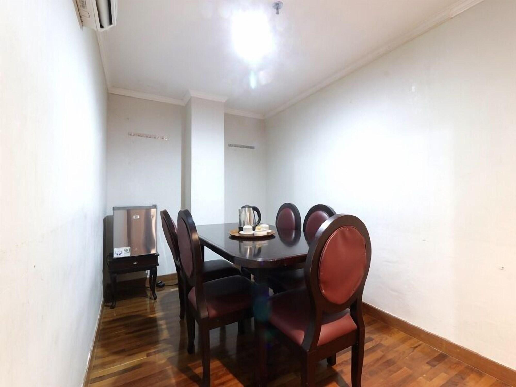 P Hotel Jakarta Bagian luar foto