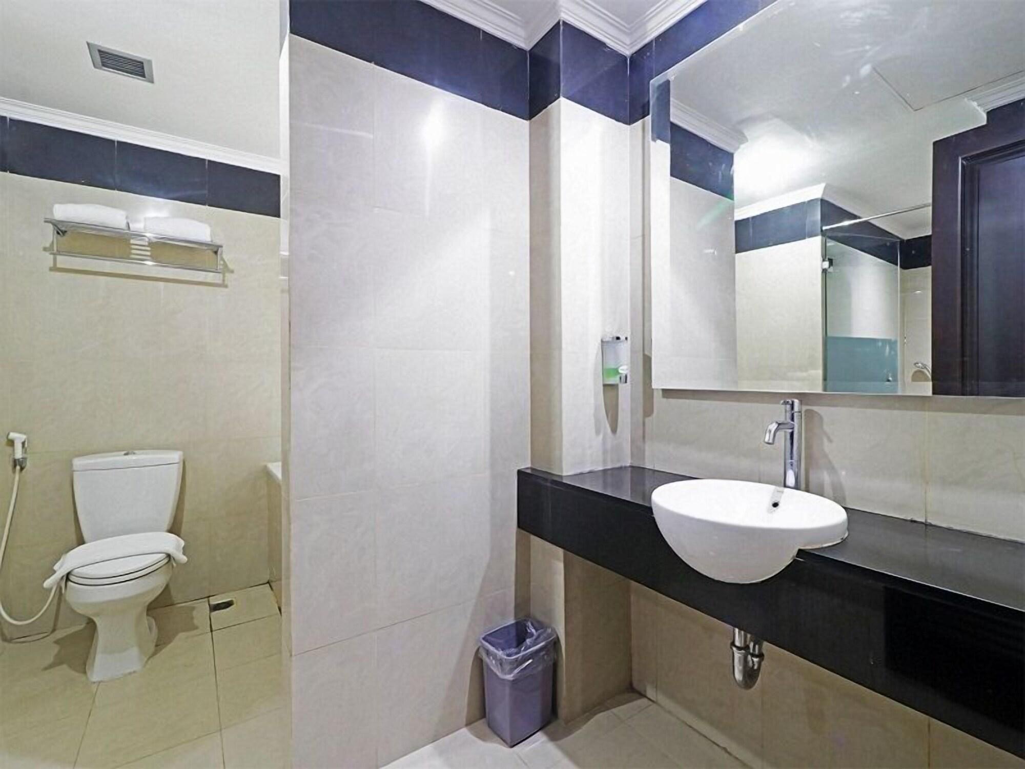 P Hotel Jakarta Bagian luar foto