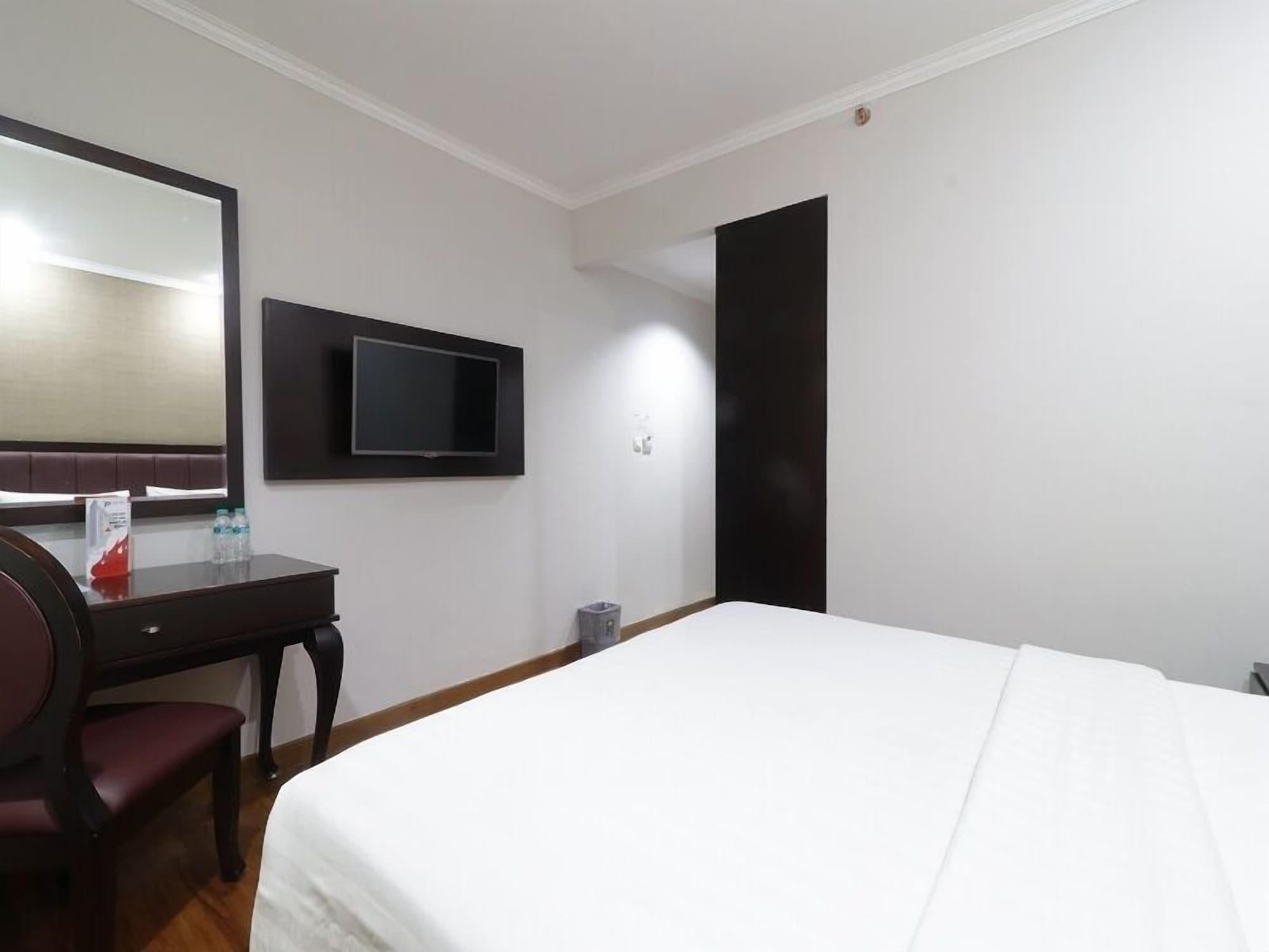 P Hotel Jakarta Bagian luar foto