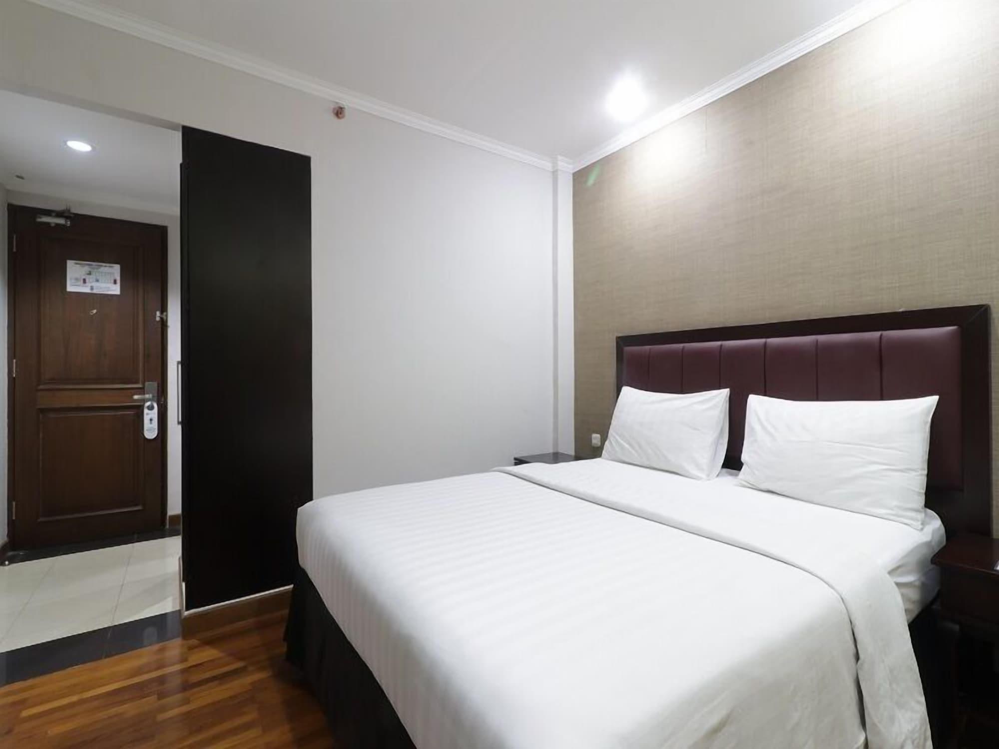 P Hotel Jakarta Bagian luar foto