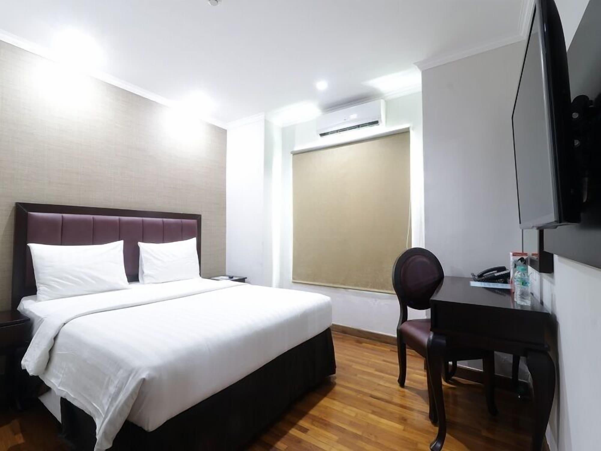 P Hotel Jakarta Bagian luar foto