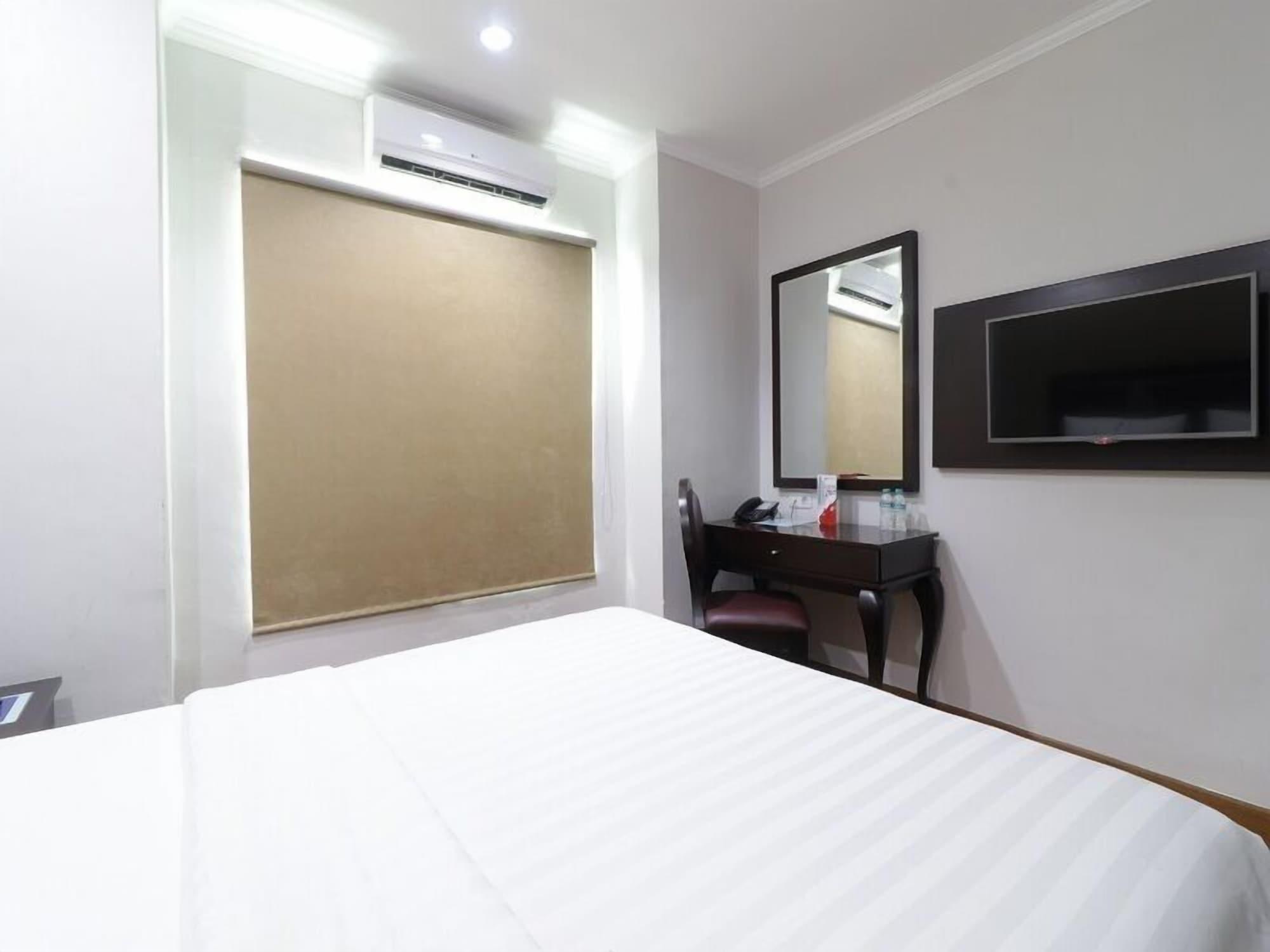 P Hotel Jakarta Bagian luar foto