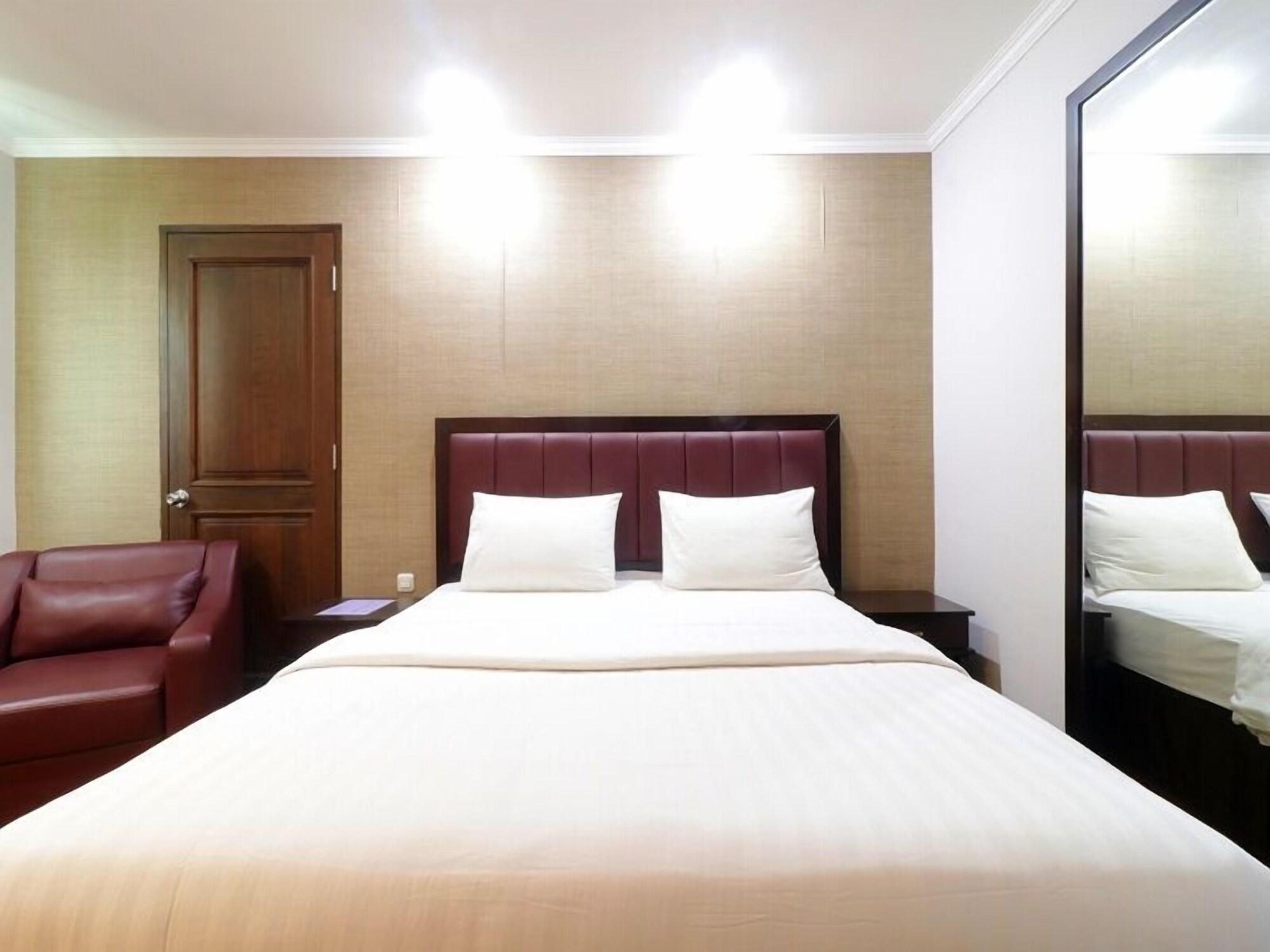 P Hotel Jakarta Bagian luar foto