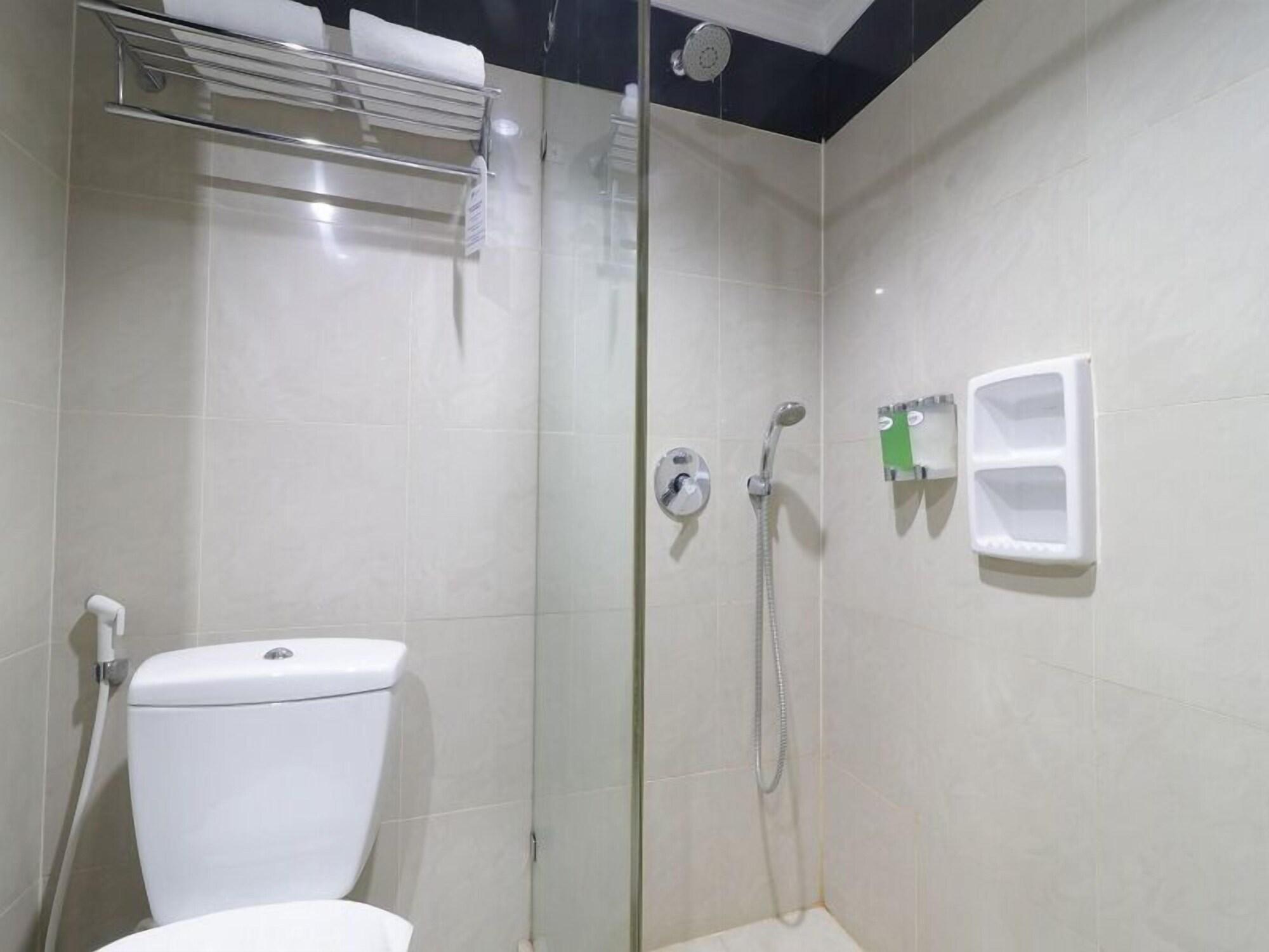 P Hotel Jakarta Bagian luar foto