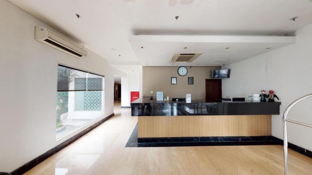 P Hotel Jakarta Bagian luar foto