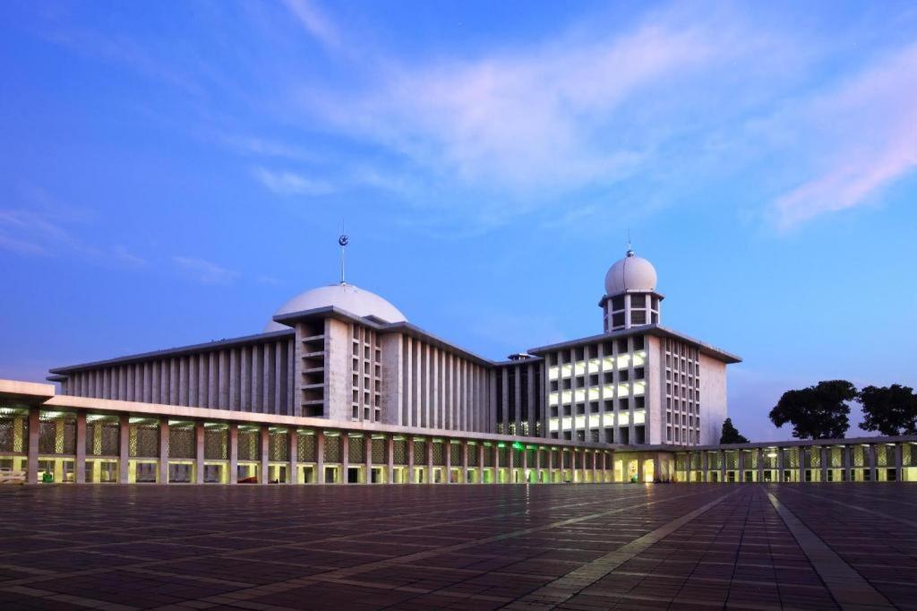 P Hotel Jakarta Bagian luar foto