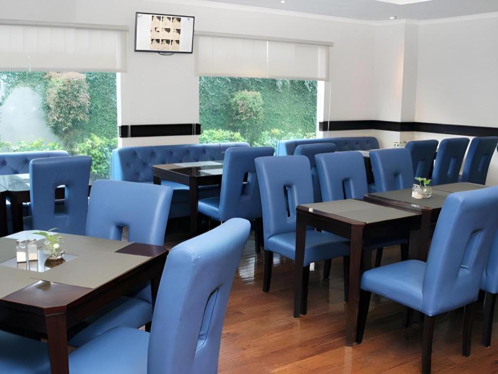 P Hotel Jakarta Bagian luar foto
